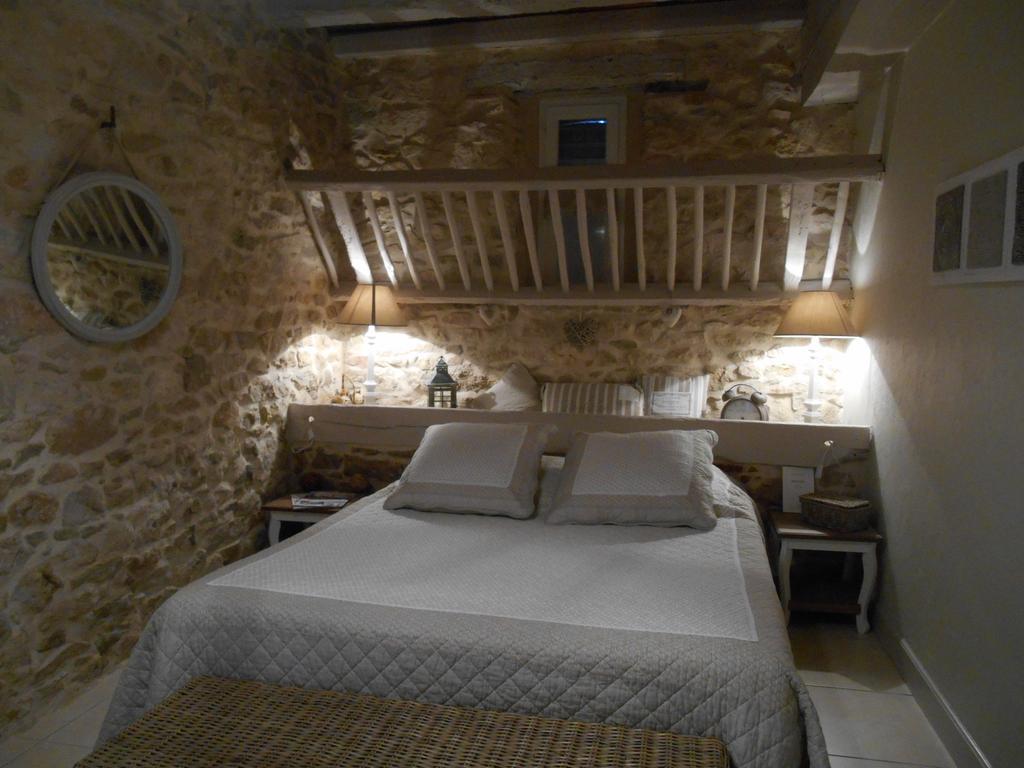 Les Chambres D'Hotes Du Rouyre Realmont Exterior photo