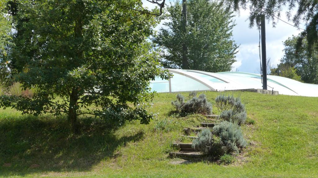 Les Chambres D'Hotes Du Rouyre Realmont Exterior photo